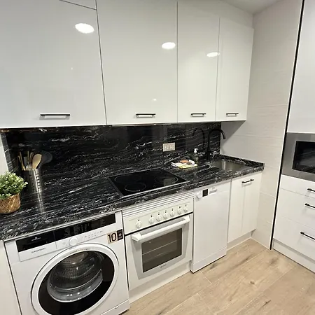 Parque De Invierno - - Parking - Wifi - 5 Min Del Centro Apartamento *