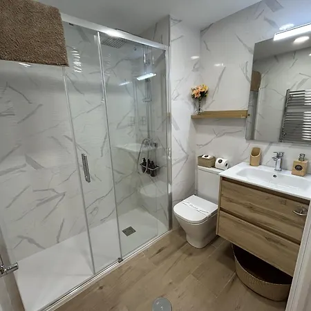 Parque De Invierno - - Parking - Wifi - 5 Min Del Centro Apartamento *