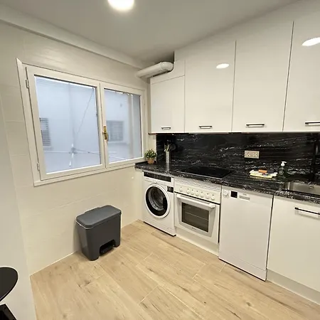 Parque De Invierno - - Parking - Wifi - 5 Min Del Centro Apartamento *